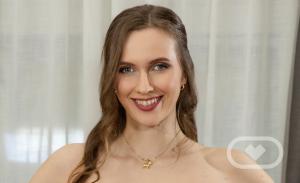 Stacy Cruz VR